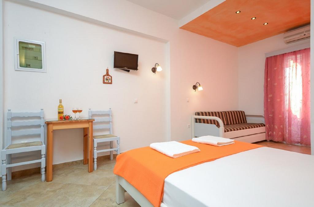 Sofia Studios Agia Anna  Zimmer foto